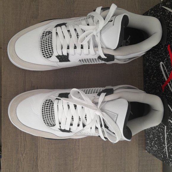 Air Jordan 4 Retro main image 4